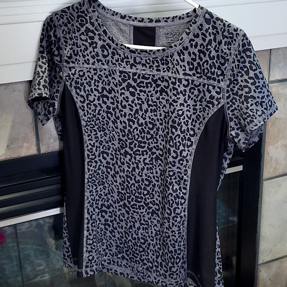 Xl animal print black spandex workout shirt, fits like large